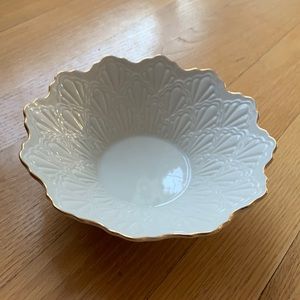 Lenox gold trimmed bowl
